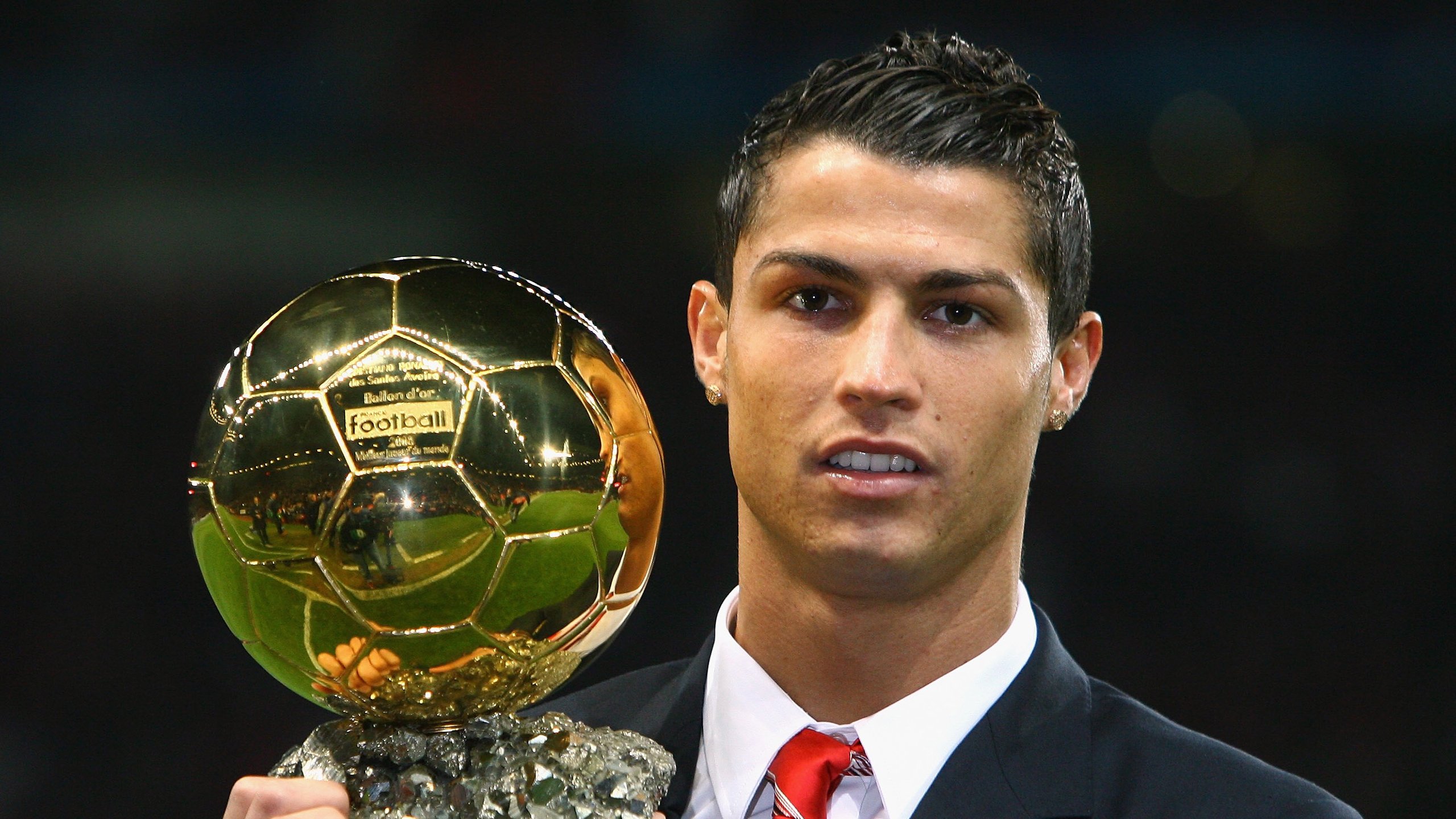 开云官方app入口-马德里竞技横扫墨西哥，伊布扛起全队，一场跨越时空的足球狂想